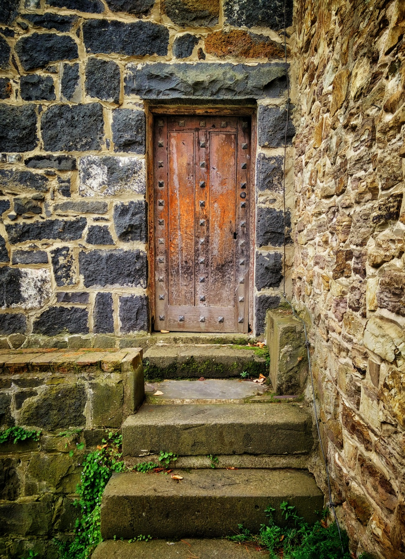 Illustration for article titled 25 Doors From Around The World